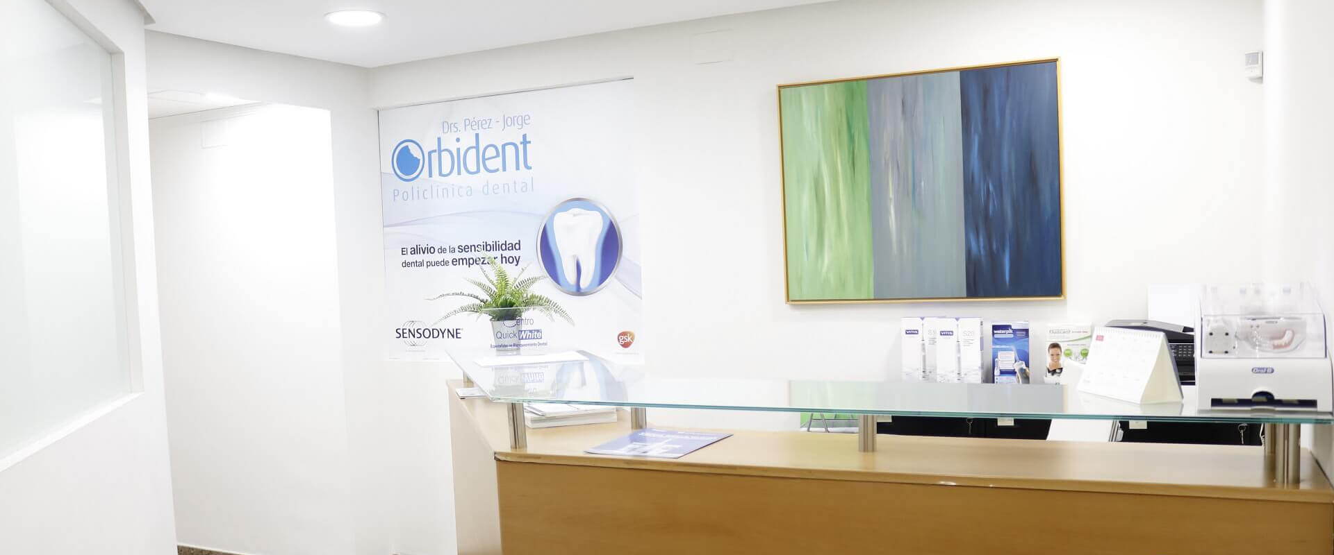 home_recepcion 1920x800 - clinica orbident